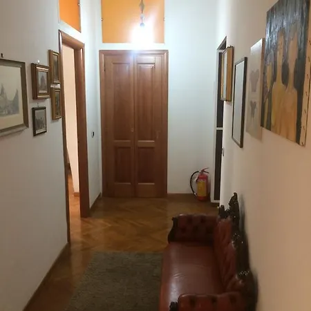 Piazza Di Spagna Апартаменты *